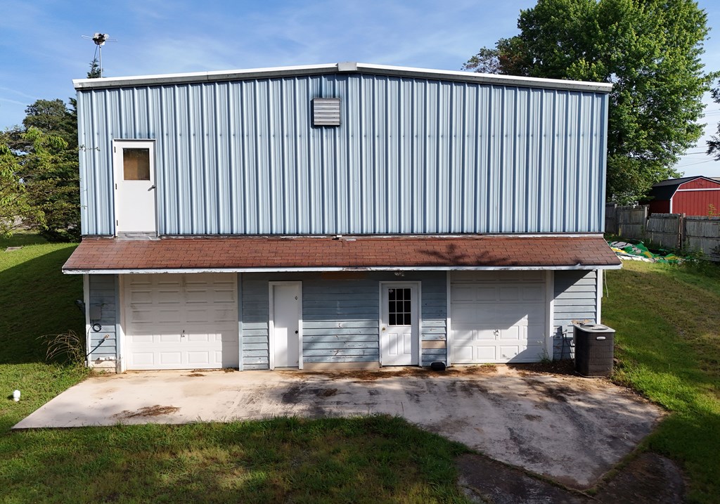 1609 Blue Ridge Hwy Property Photo 5
