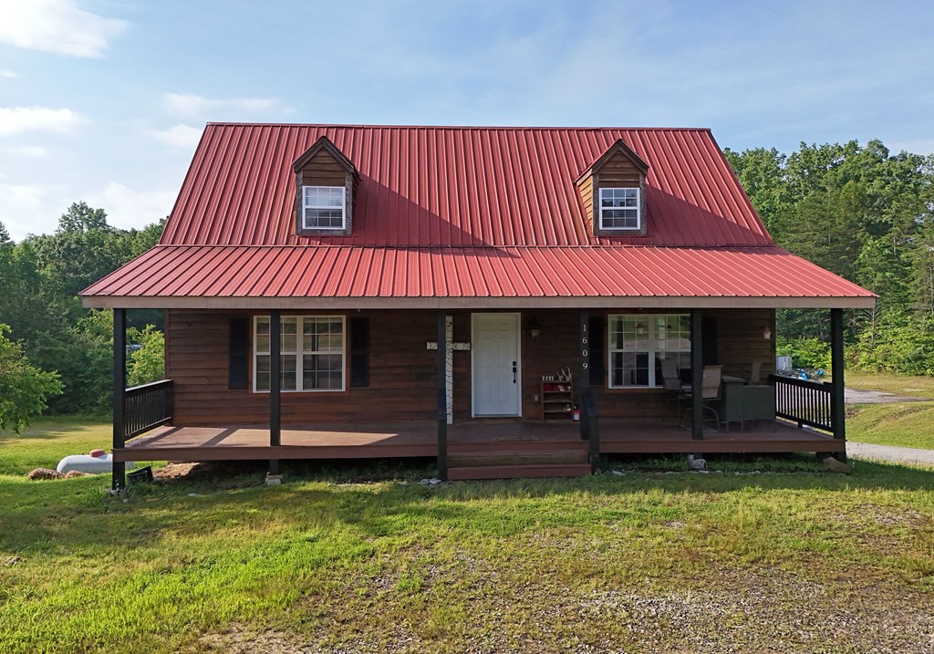 1609 Blue Ridge Hwy Property Photo 3