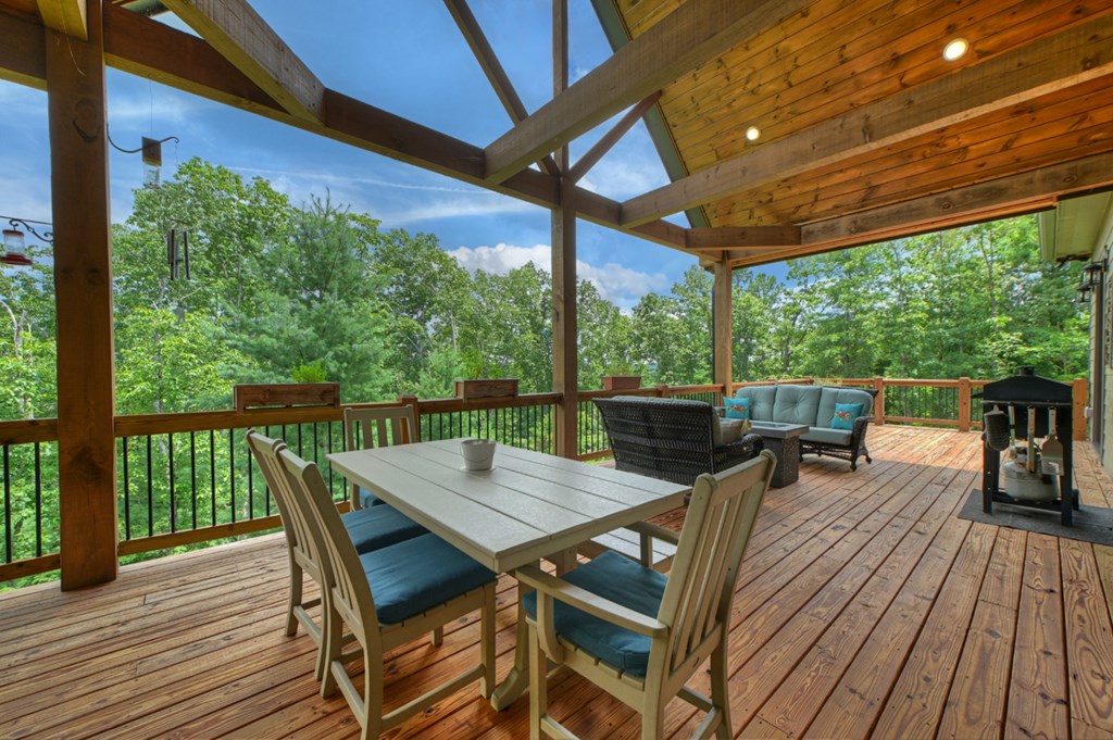 1567 Hap Holt Road Property Photo 28