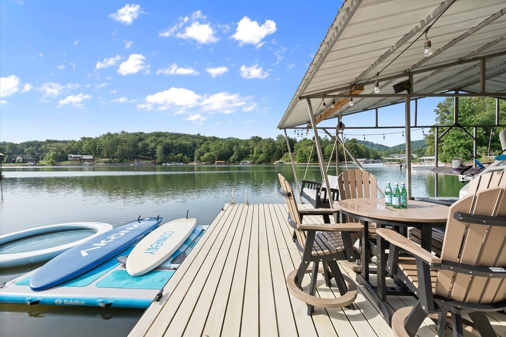 3755 Woods Creek Drive Property Photo 4