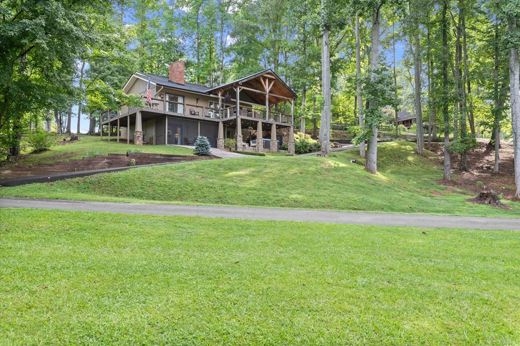 3755 Woods Creek Drive Property Photo 16