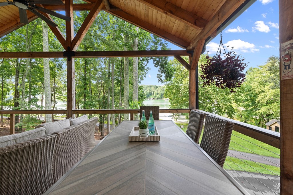 3755 Woods Creek Drive Property Photo 20