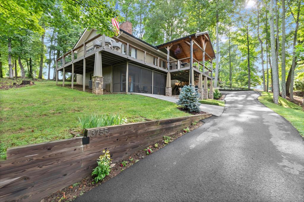 3755 Woods Creek Drive Property Photo 85