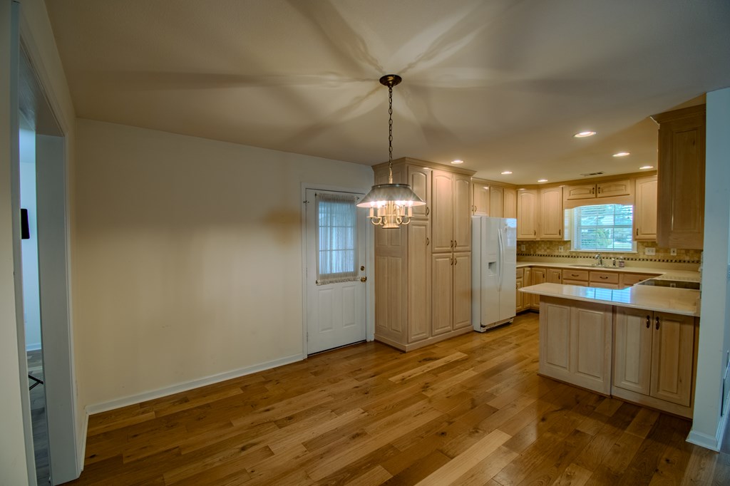 4 Lance Lane Property Photo 8