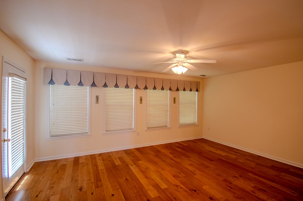 4 Lance Lane Property Photo 19