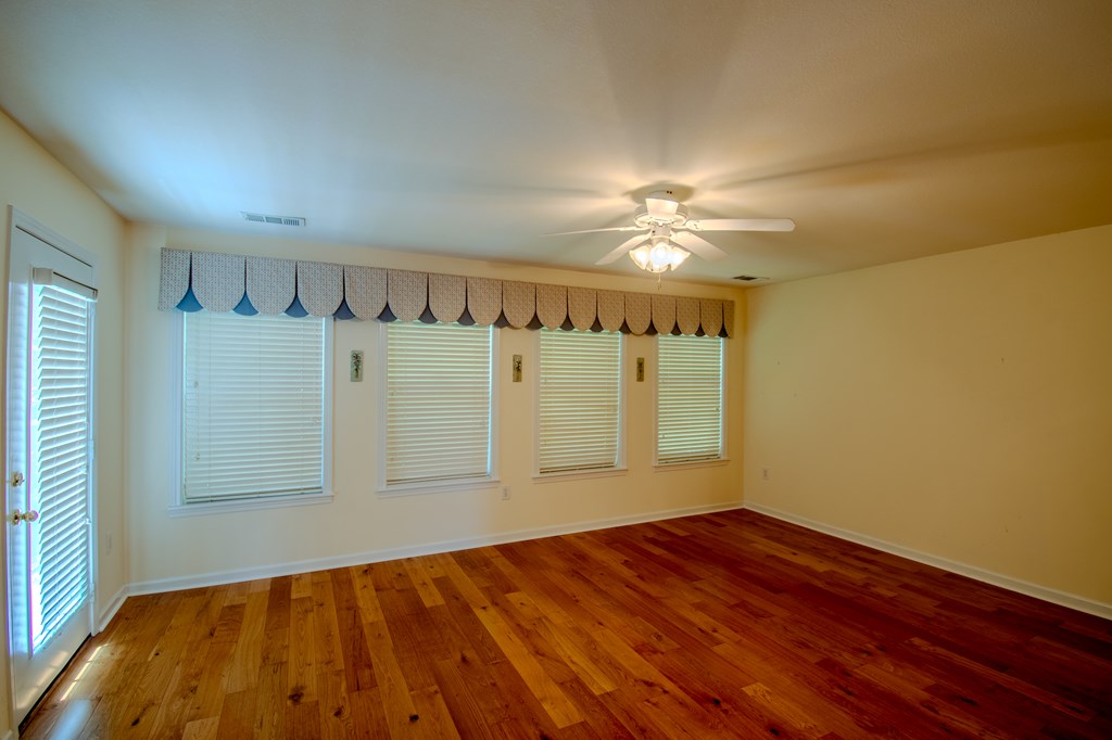 4 Lance Lane Property Photo 20
