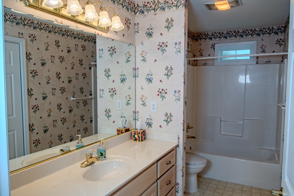 4 Lance Lane Property Photo 22