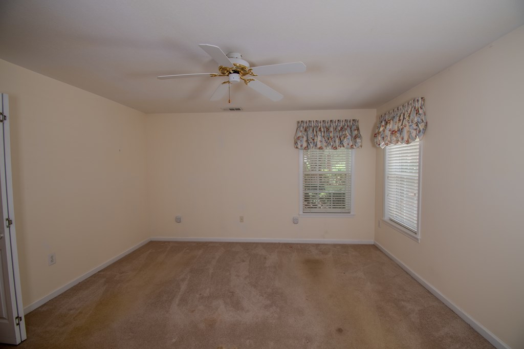 4 Lance Lane Property Photo 27