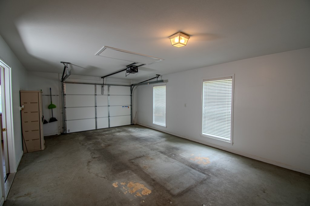 4 Lance Lane Property Photo 34