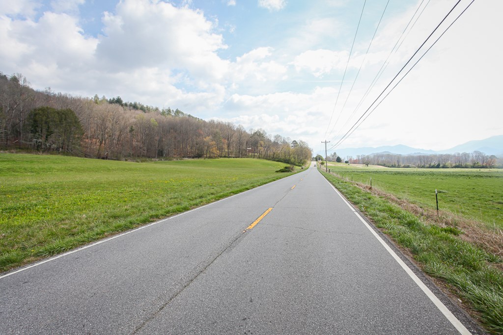 6387 Airport Road Property Photo 44