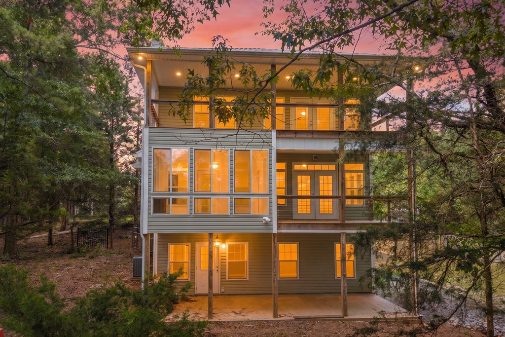 27 Classic Drive Property Photo 2