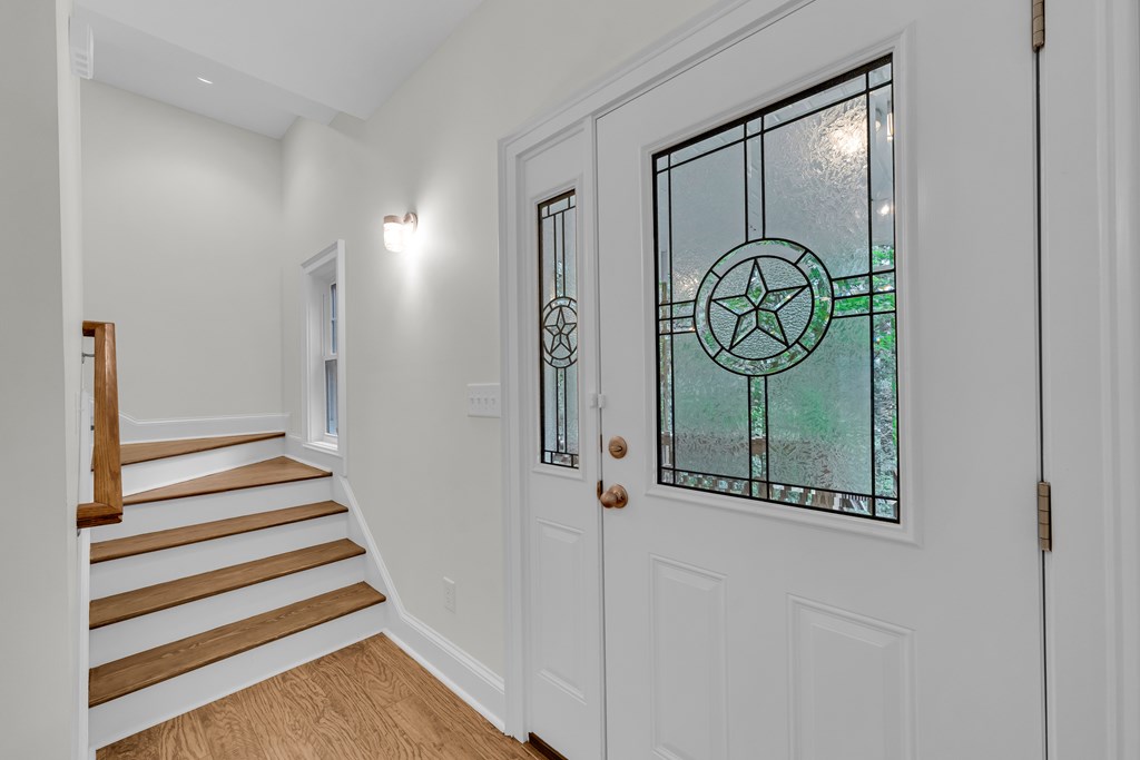 27 Classic Drive Property Photo 5