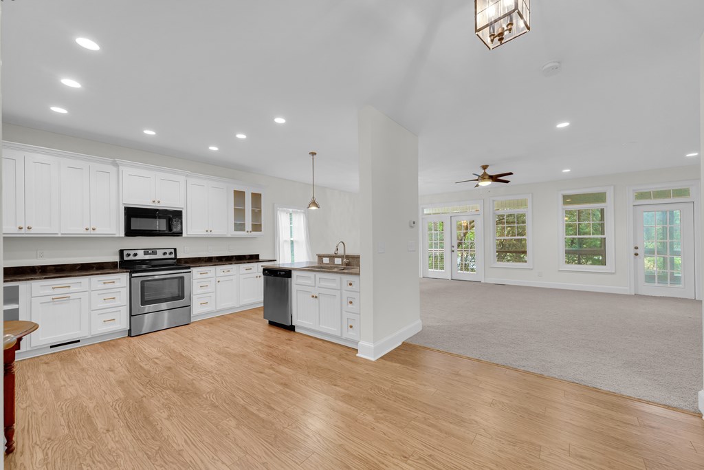27 Classic Drive Property Photo 6