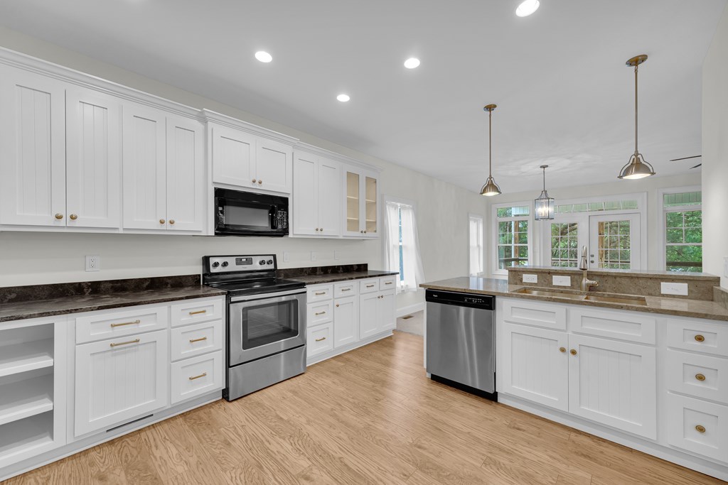 27 Classic Drive Property Photo 8