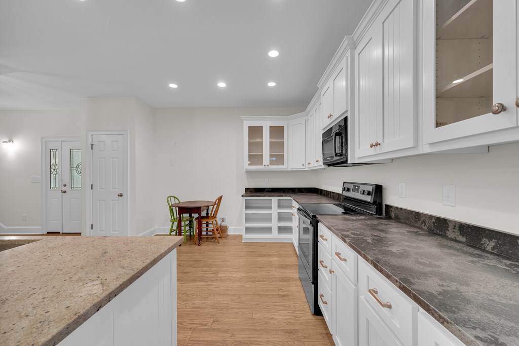 27 Classic Drive Property Photo 12