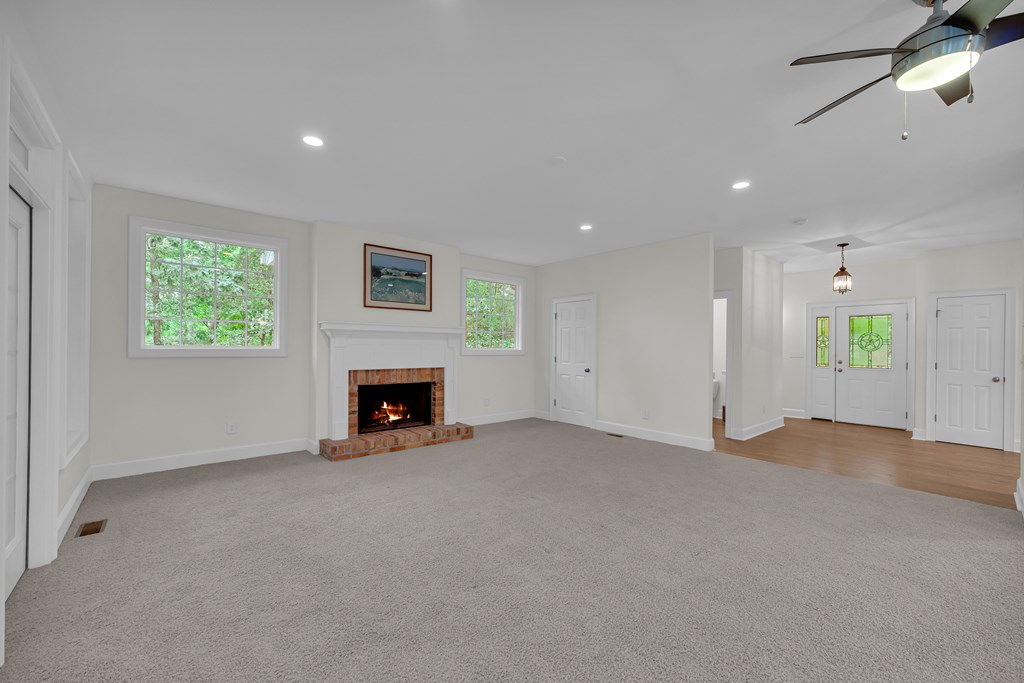 27 Classic Drive Property Photo 18