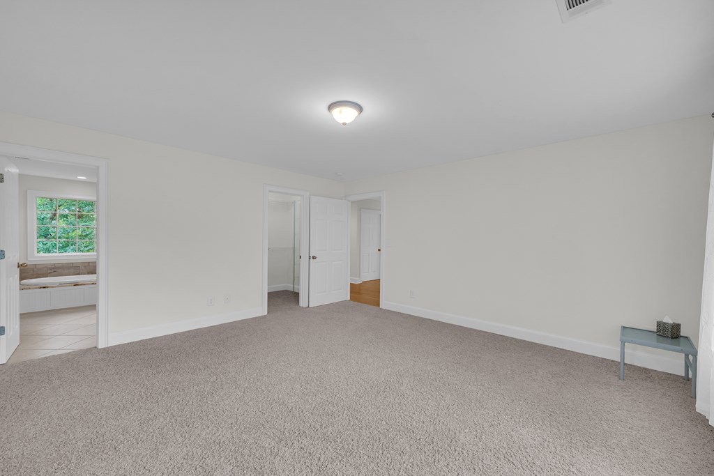 27 Classic Drive Property Photo 36