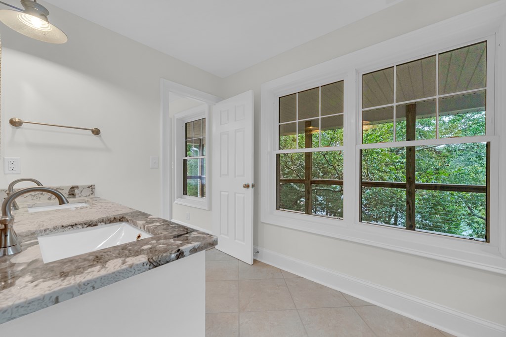 27 Classic Drive Property Photo 41