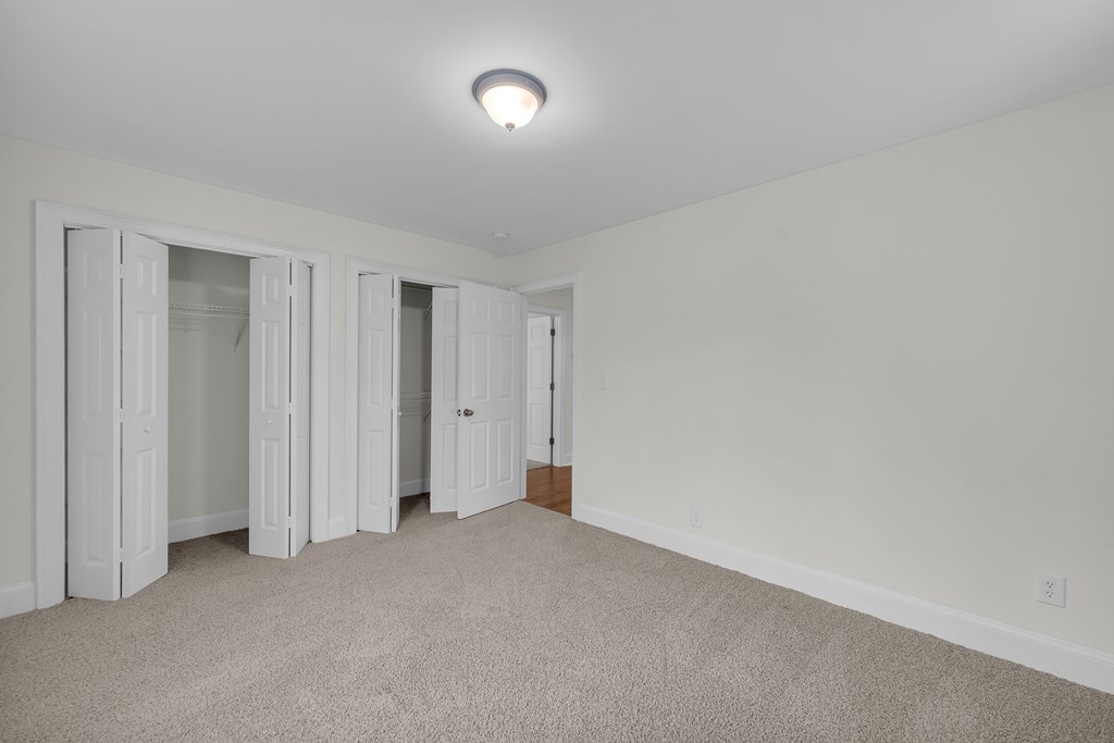 27 Classic Drive Property Photo 44