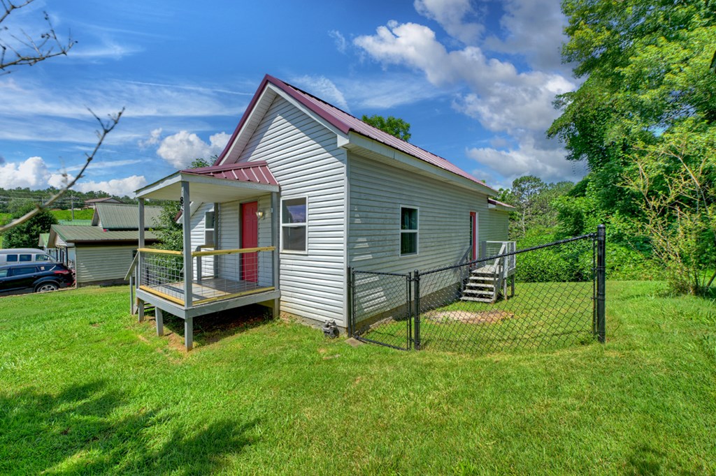 183 Main Street Property Photo 5