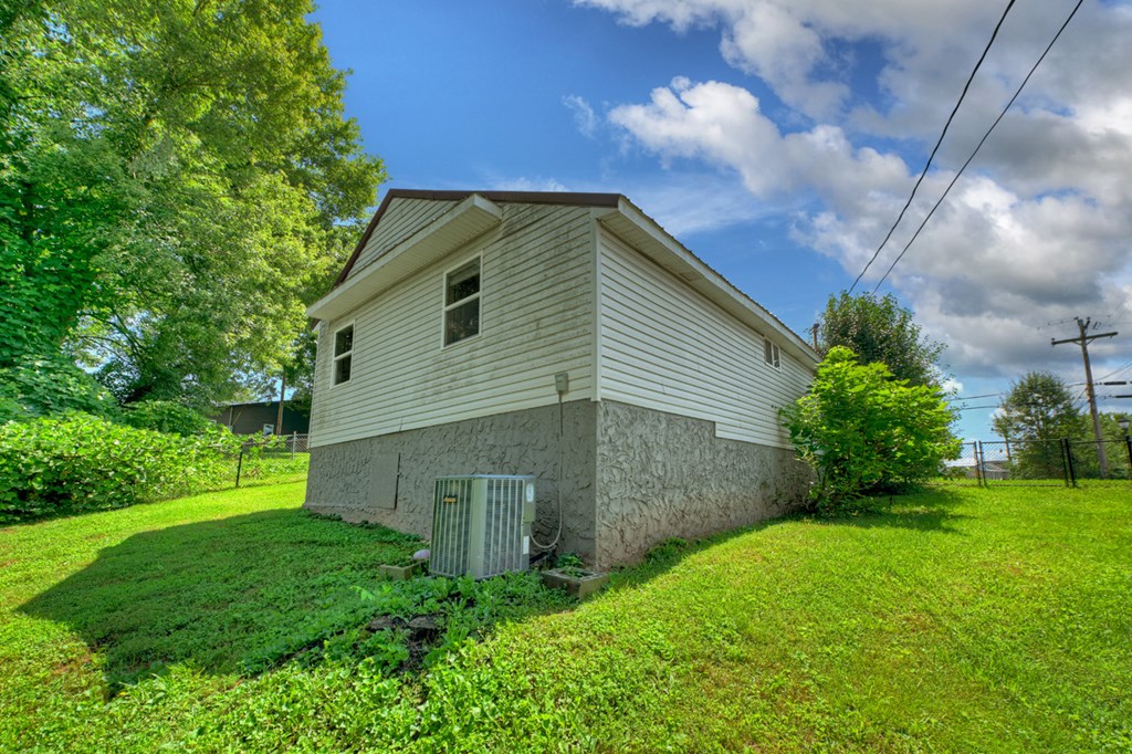 183 Main Street Property Photo 8
