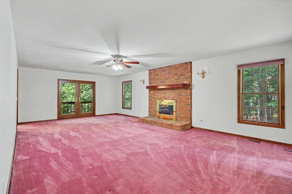 93 Lori Lane Property Photo 14
