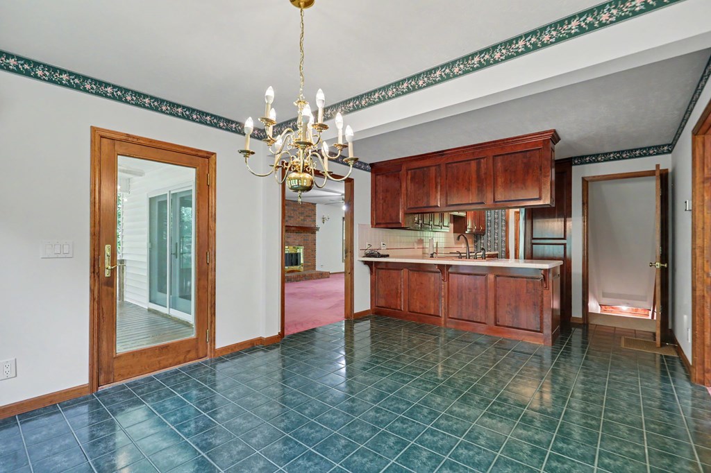 93 Lori Lane Property Photo 25