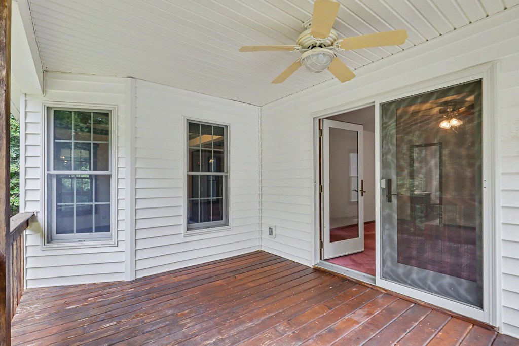 93 Lori Lane Property Photo 31