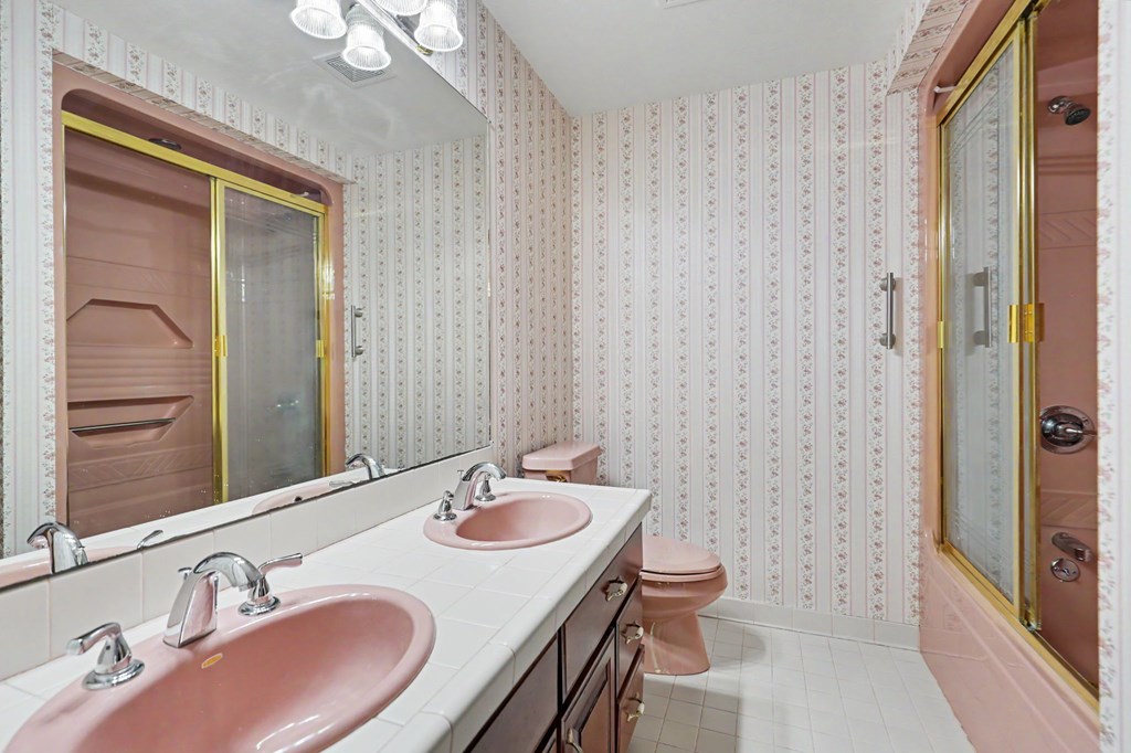 93 Lori Lane Property Photo 33