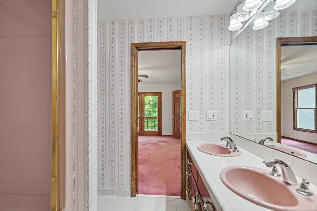 93 Lori Lane Property Photo 34