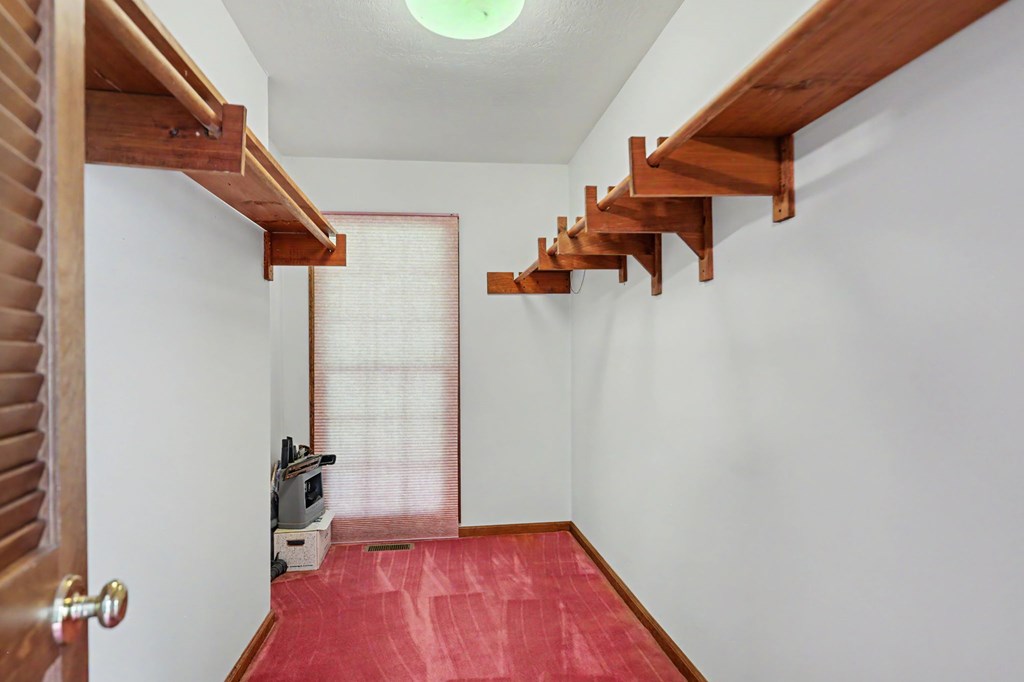 93 Lori Lane Property Photo 36