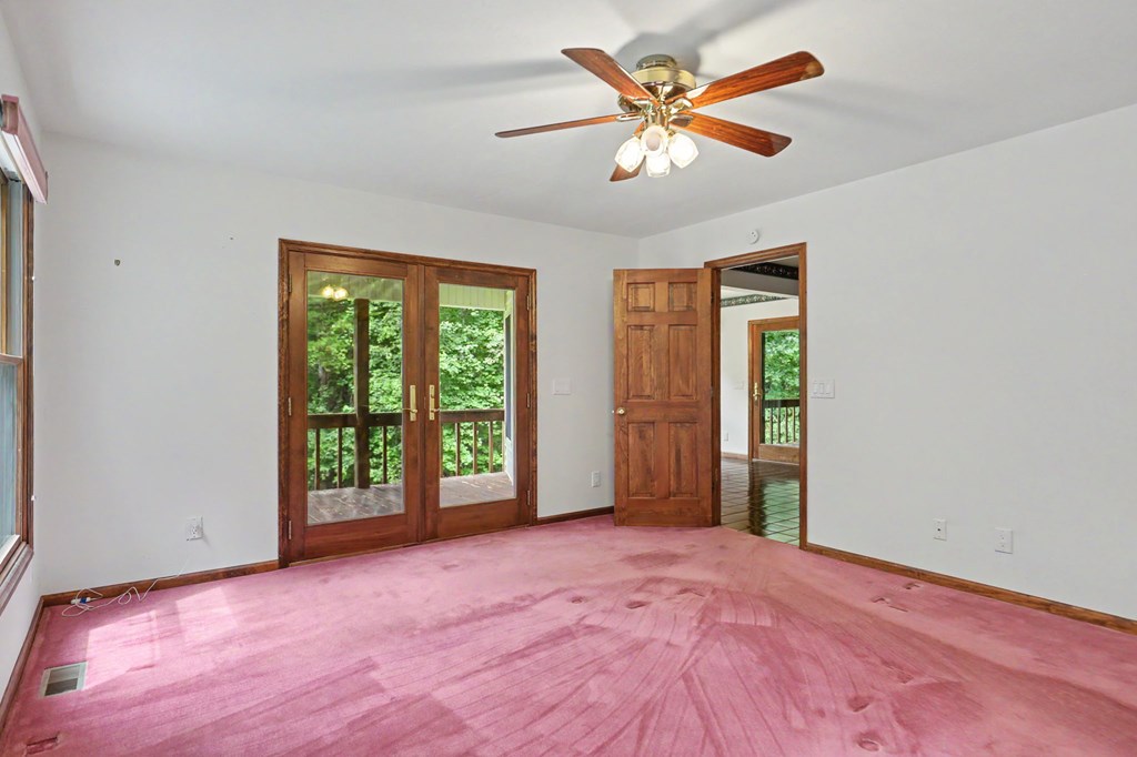 93 Lori Lane Property Photo 37
