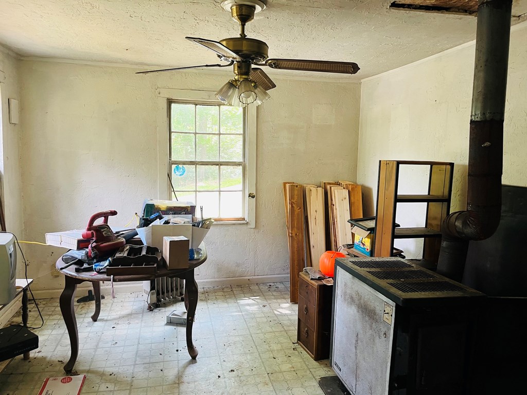 586 Pounding Mill Road Property Photo 8