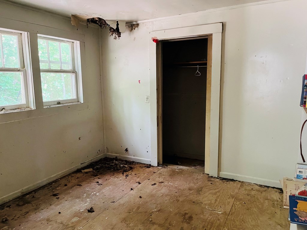 586 Pounding Mill Road Property Photo 11