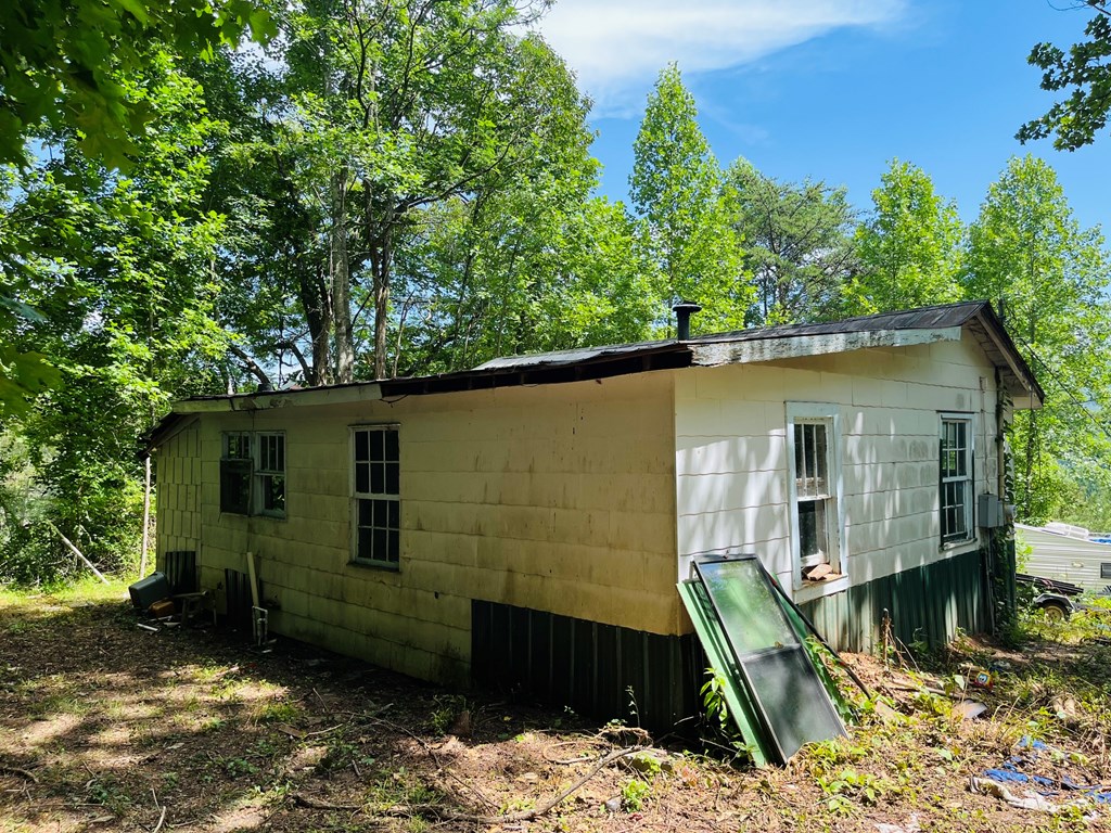 586 Pounding Mill Road Property Photo 12