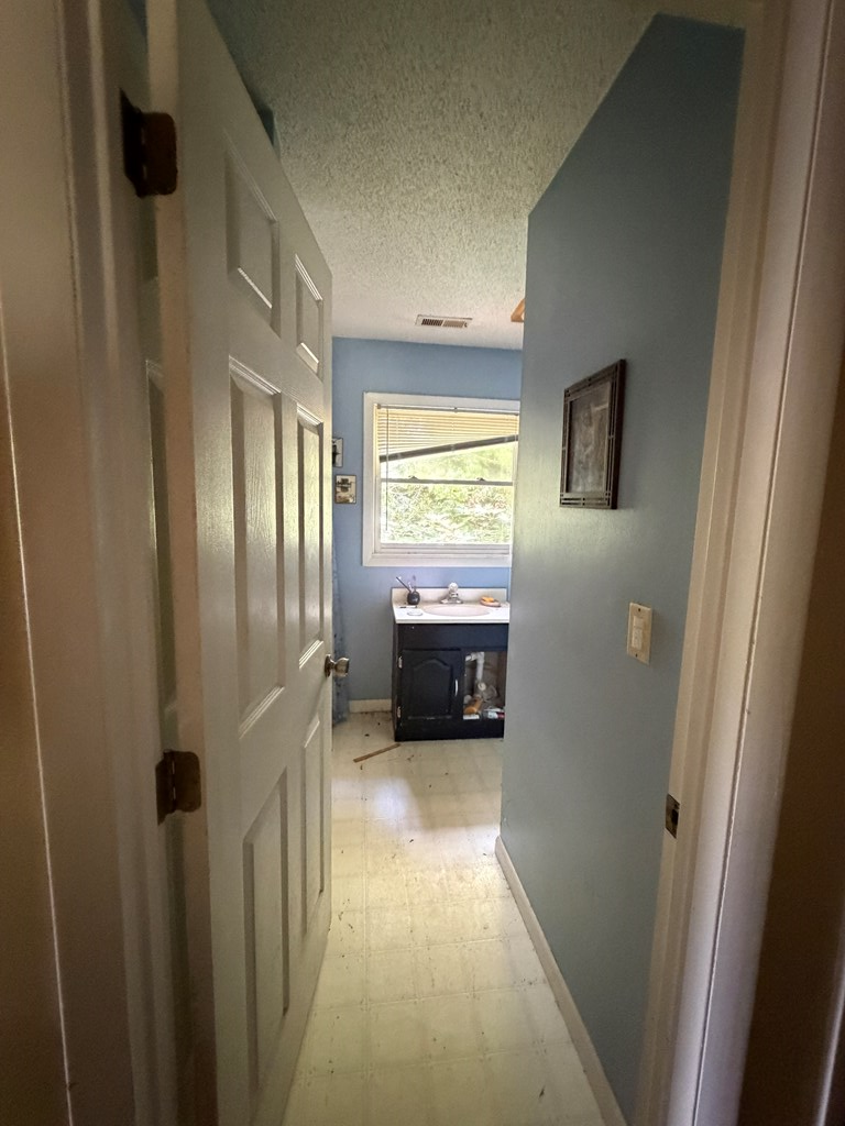 1634 Crisp Road Property Photo 9
