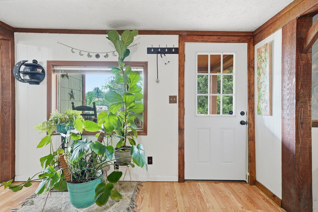 231 Ada Street Property Photo 5