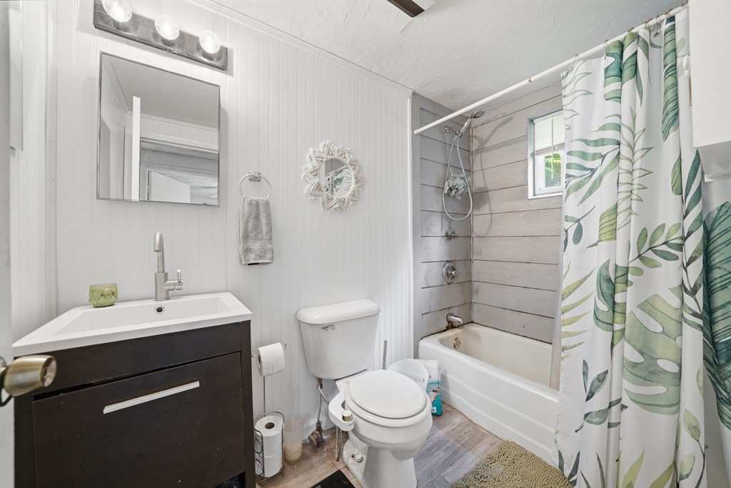 231 Ada Street Property Photo 20