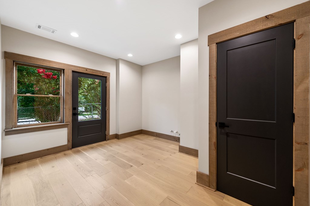 287 State Street Property Photo 61