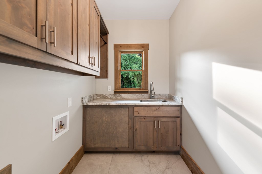 287 State Street Property Photo 68