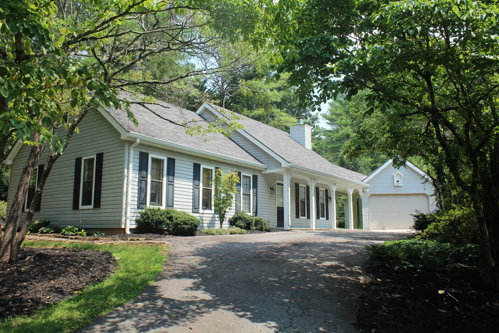 203 Deerbrook Drive Property Photo 2