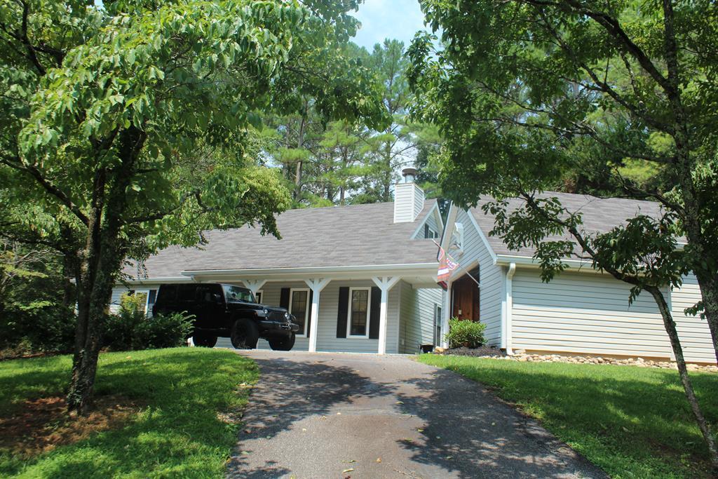 203 Deerbrook Drive Property Photo 3