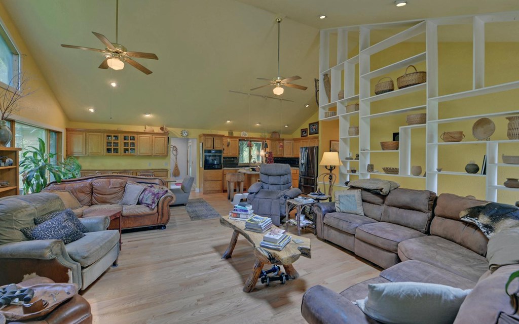 475 Rivercane Road Property Photo 3
