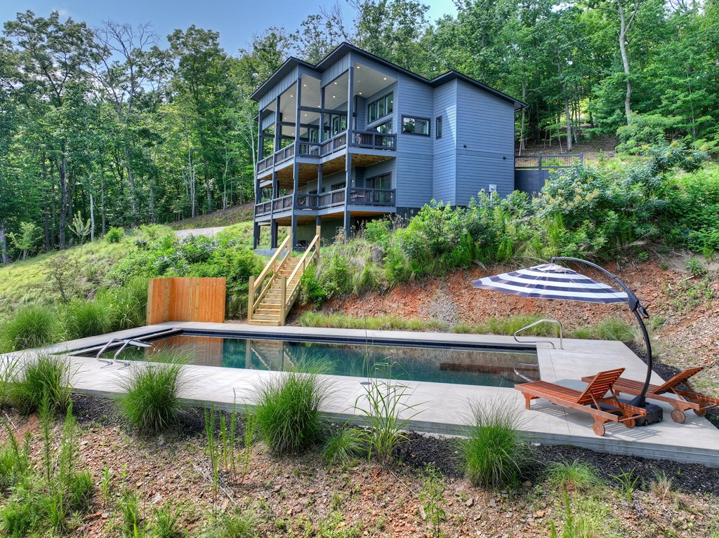100 Boundless Trail Property Photo 3