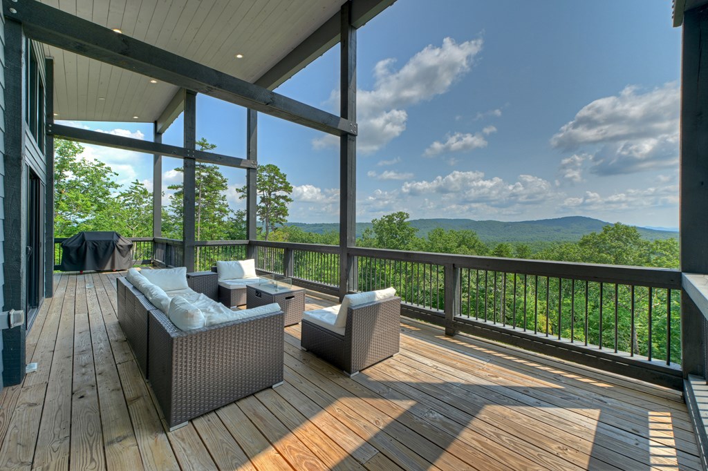 100 Boundless Trail Property Photo 4