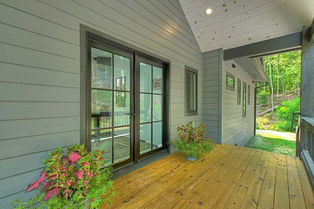 100 Boundless Trail Property Photo 12