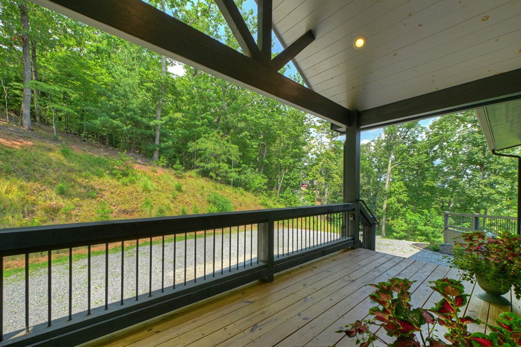 100 Boundless Trail Property Photo 13