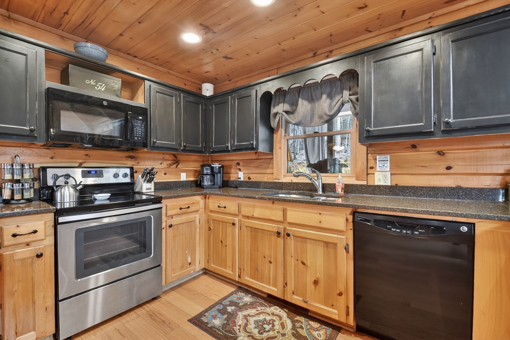 54 Channing Hollow Property Photo 11