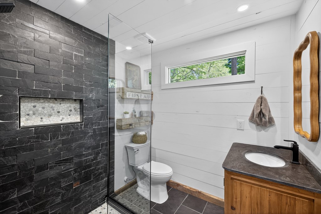 50 River Street Property Photo 12