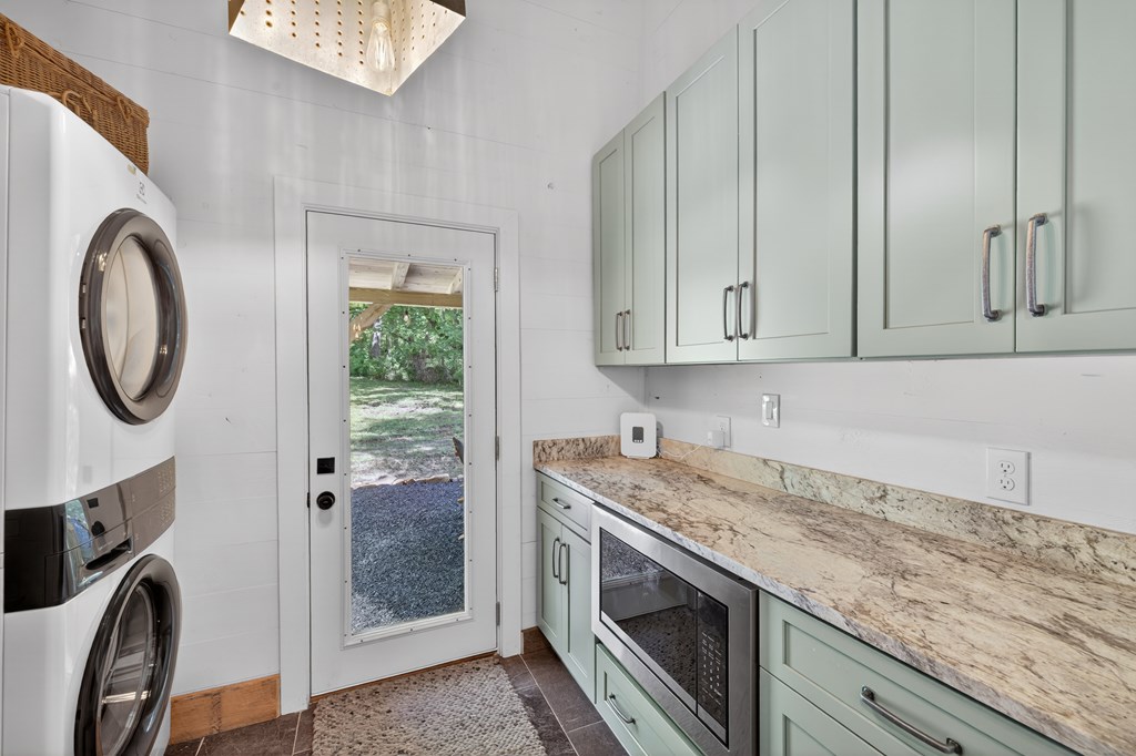 50 River Street Property Photo 18